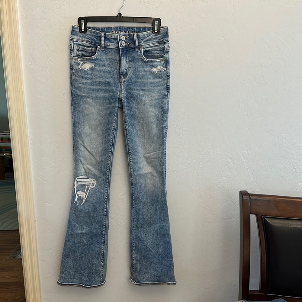 EUC AMERICAN EAGLE DISTRESSED FLARE JEANS, SIZE 4